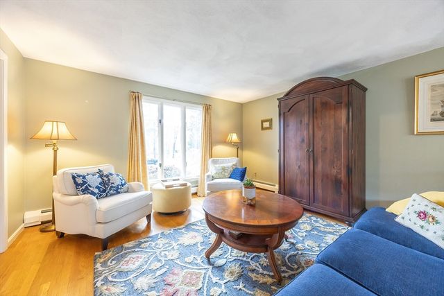 11 Garry Dr, Medfield, MA 02052