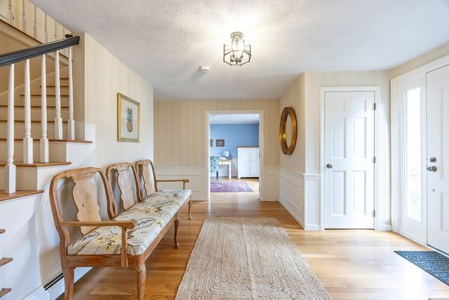 11 Garry Dr, Medfield, MA 02052