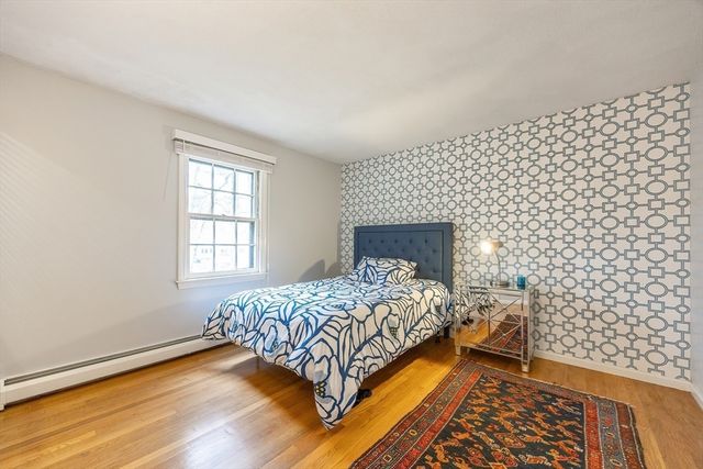 11 Garry Dr, Medfield, MA 02052