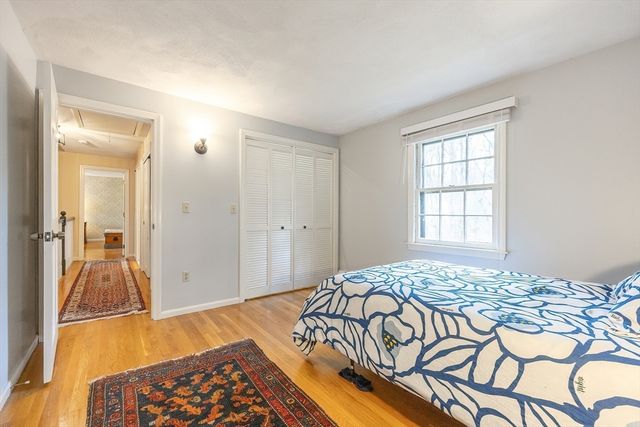 11 Garry Dr, Medfield, MA 02052