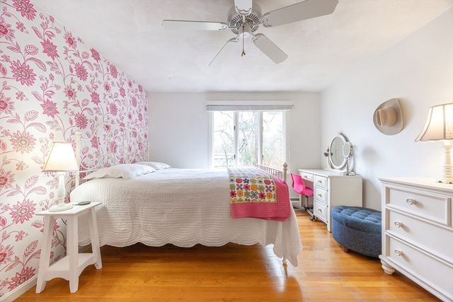 11 Garry Dr, Medfield, MA 02052