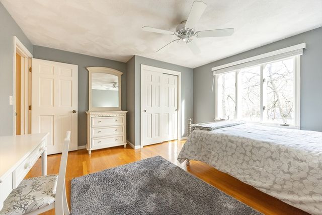 11 Garry Dr, Medfield, MA 02052