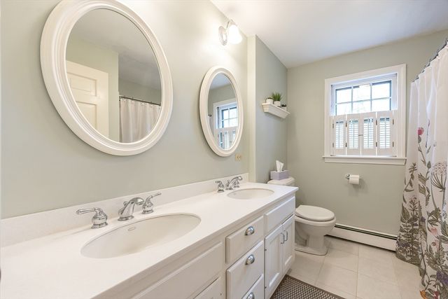 11 Garry Dr, Medfield, MA 02052