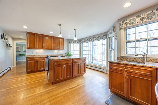 11 Garry Dr, Medfield, MA 02052