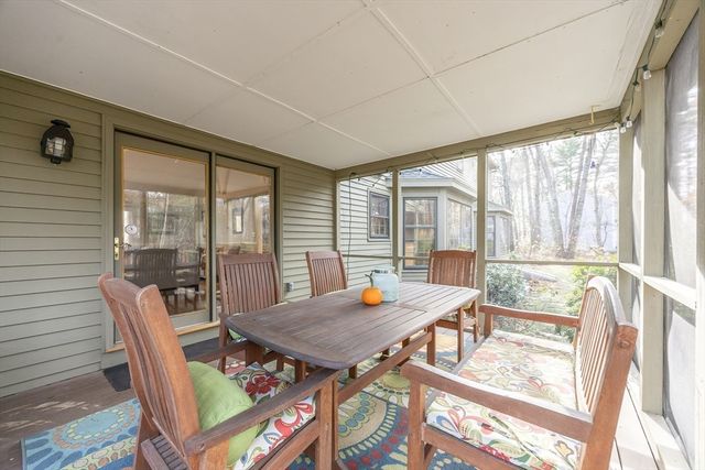 11 Garry Dr, Medfield, MA 02052