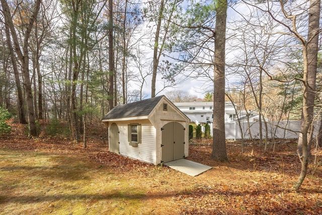 11 Garry Dr, Medfield, MA 02052