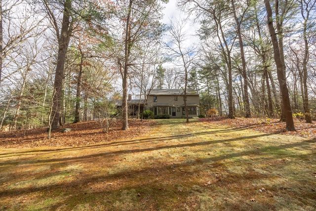 11 Garry Dr, Medfield, MA 02052