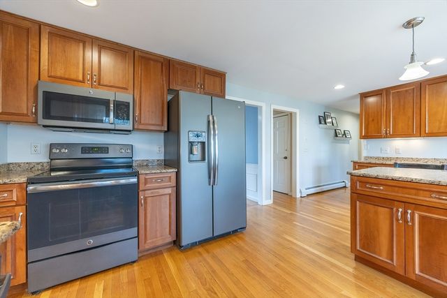 11 Garry Dr, Medfield, MA 02052