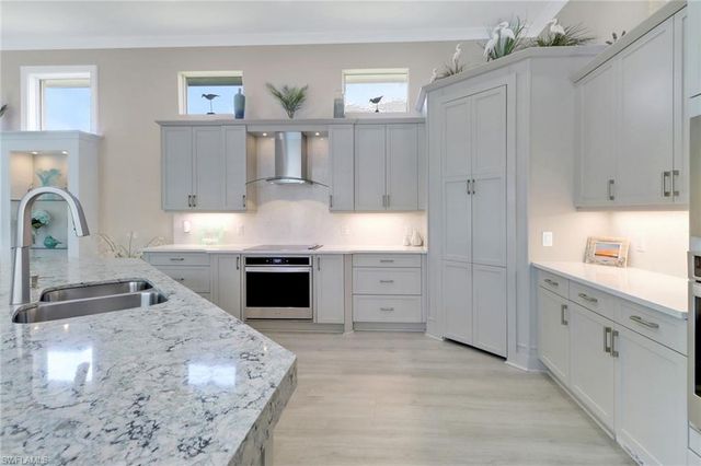 6257 Negril Isle DR, Naples, FL 34113