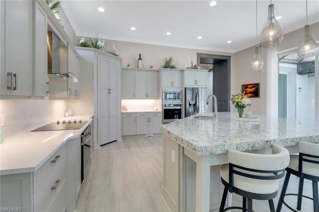 6257 Negril Isle DR, Naples, FL 34113