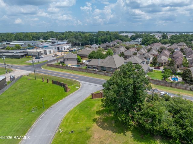 101 Pecan Leaf Drive, Broussard, LA 70518