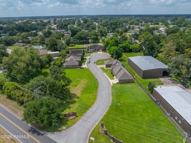101 Pecan Leaf Drive, Broussard, LA 70518