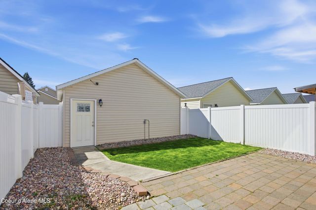 2063 N Cruze St, Post Falls, ID 83854