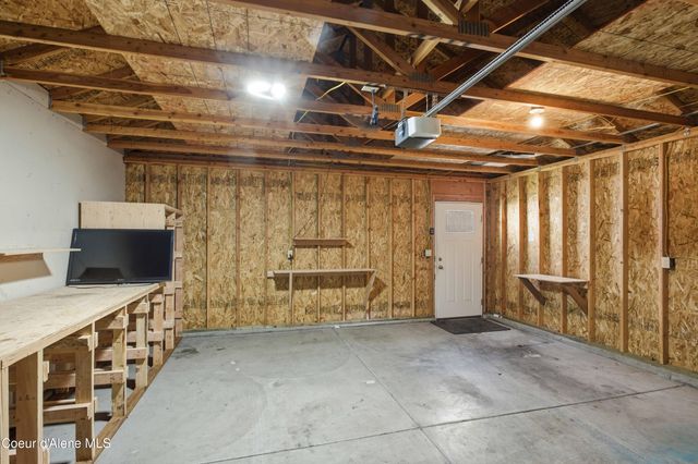 2063 N Cruze St, Post Falls, ID 83854
