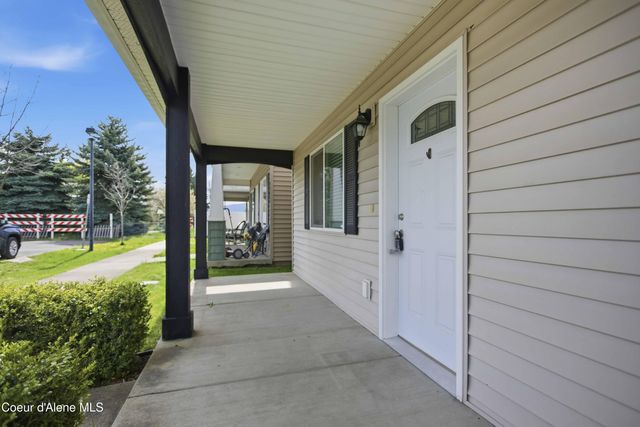 2063 N Cruze St, Post Falls, ID 83854