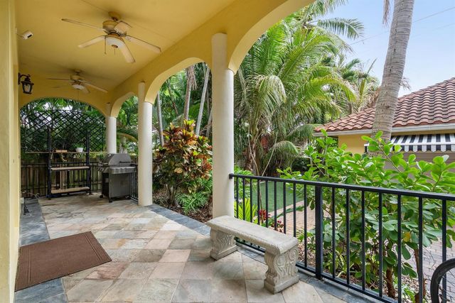 218 N Palmway, Lake Worth Beach, FL 33460