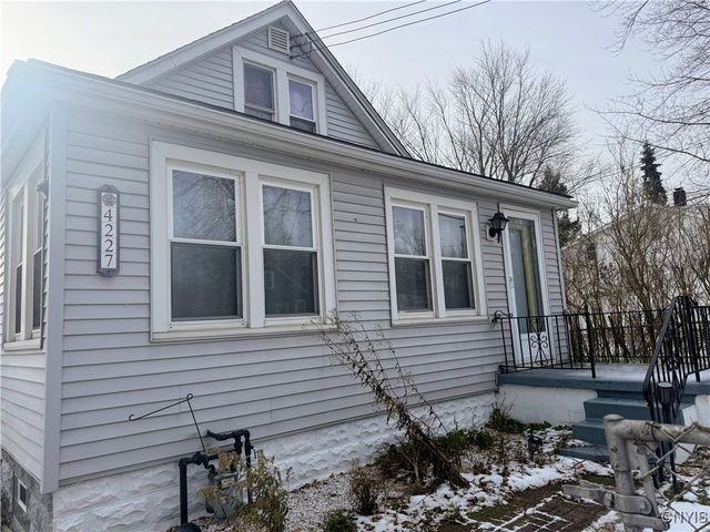 4227 Fairview Parkway, Hamburg, NY 14219