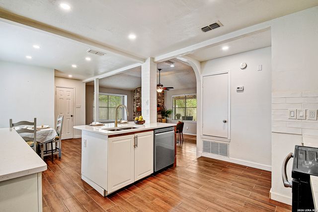 6911 QUAIL LK, San Antonio, TX 78244