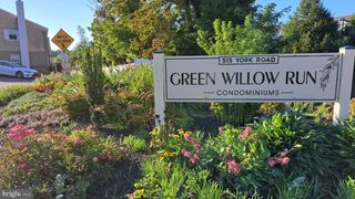 515 N YORK RD #2E, Willow Grove, PA 19090