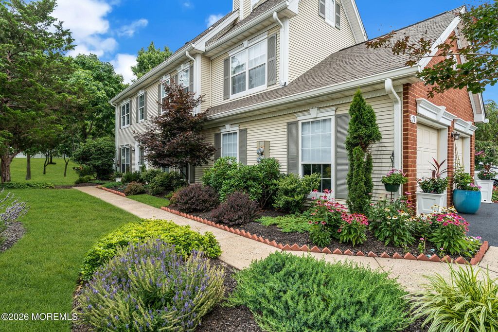 71 S Manor Court, Wall, NJ 07719