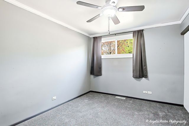 34679 N Hiawatha Trail, Mchenry, IL 60051