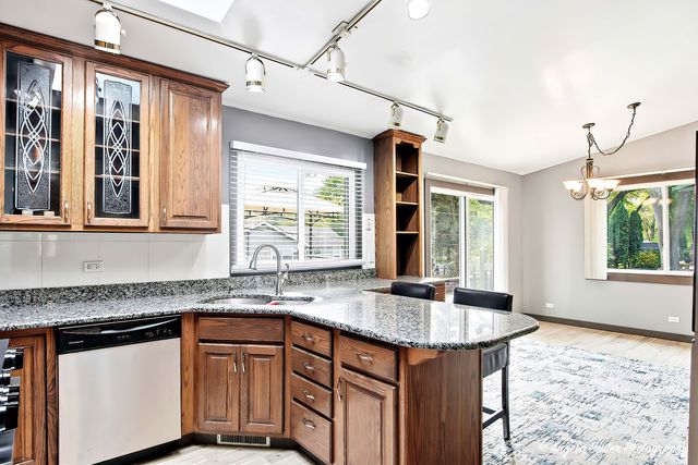 34679 N Hiawatha Trail, Mchenry, IL 60051