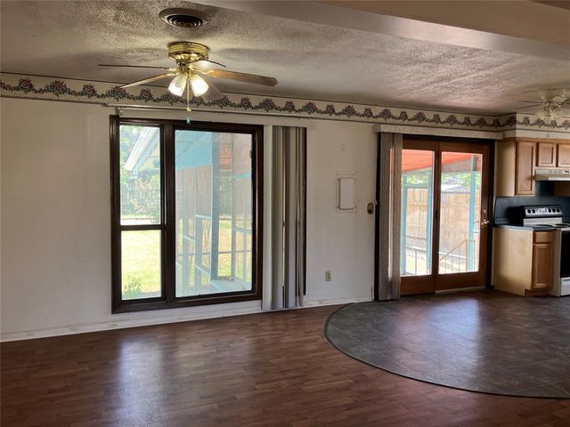 920 W Mitchell Drive, Midwest City, OK 73110
