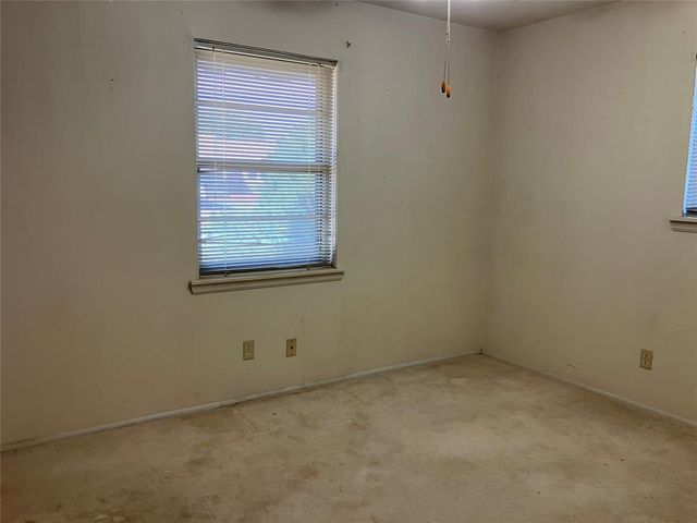 920 W Mitchell Drive, Midwest City, OK 73110