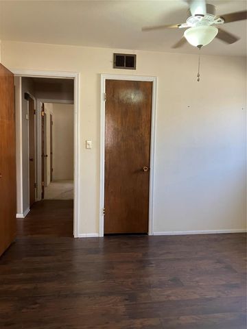 920 W Mitchell Drive, Midwest City, OK 73110