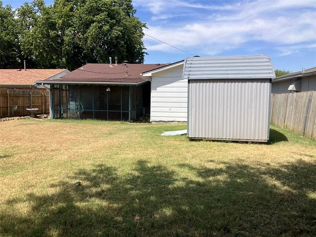920 W Mitchell Drive, Midwest City, OK 73110