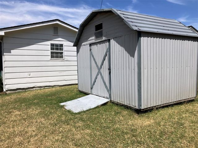 920 W Mitchell Drive, Midwest City, OK 73110