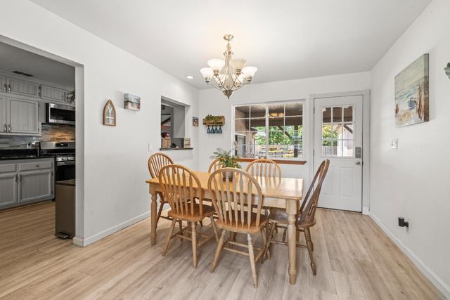 3077 Bertis Dr, Sacramento, CA 95821