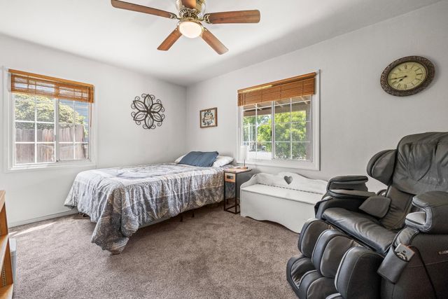 3077 Bertis Dr, Sacramento, CA 95821