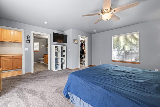 3077 Bertis Dr, Sacramento, CA 95821