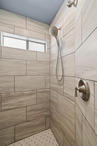 3077 Bertis Dr, Sacramento, CA 95821