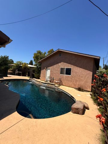 3077 Bertis Dr, Sacramento, CA 95821