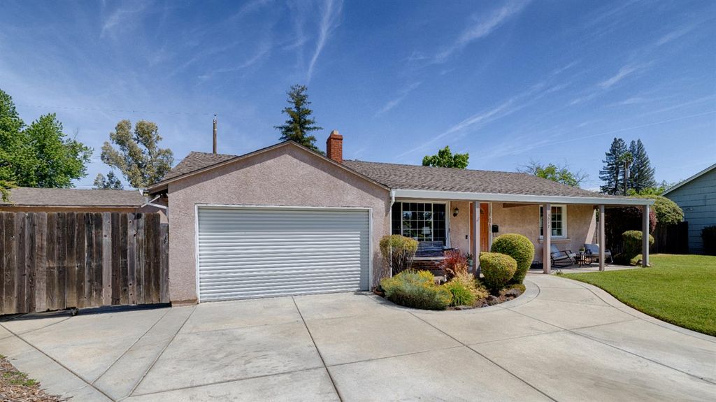 3077 Bertis Dr, Sacramento, CA 95821