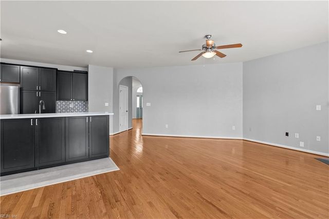 1949 Lemonwood RD, Chesapeake, VA 23323