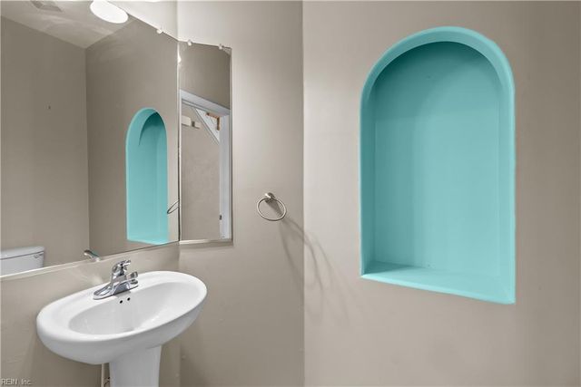 1949 Lemonwood RD, Chesapeake, VA 23323