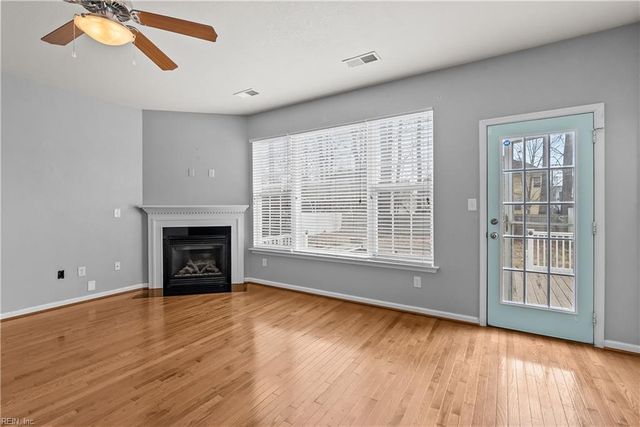 1949 Lemonwood RD, Chesapeake, VA 23323