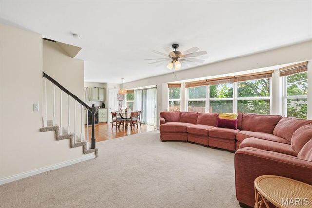 4334 Southview Way Drive, St Louis, MO 63129