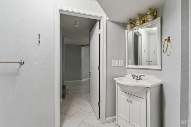 9831 W Ripley St, Boise, ID 83704