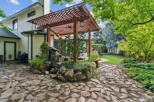 9831 W Ripley St, Boise, ID 83704