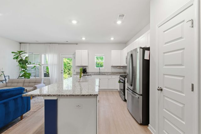8052 Reagan Way, North Charleston, SC 29418