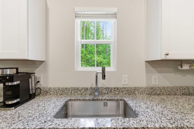 8052 Reagan Way, North Charleston, SC 29418