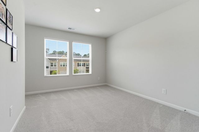 8052 Reagan Way, North Charleston, SC 29418