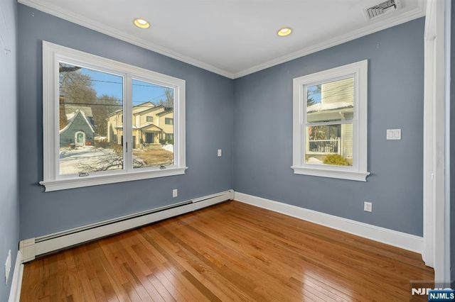 31 Mount Pleasant Parkway, Livingston, NJ 07039