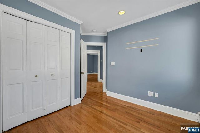 31 Mount Pleasant Parkway, Livingston, NJ 07039