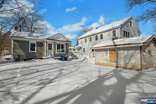 31 Mount Pleasant Parkway, Livingston, NJ 07039