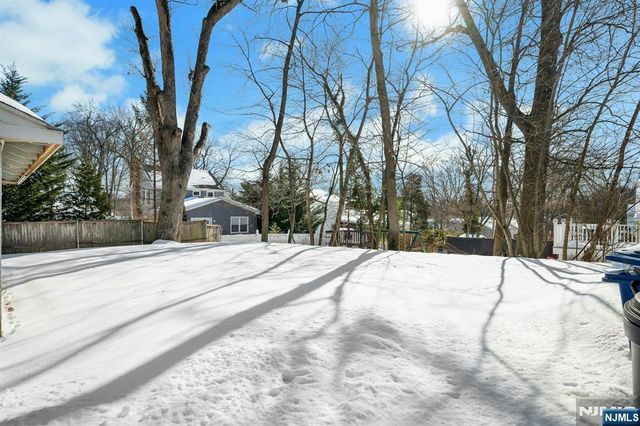 31 Mount Pleasant Parkway, Livingston, NJ 07039